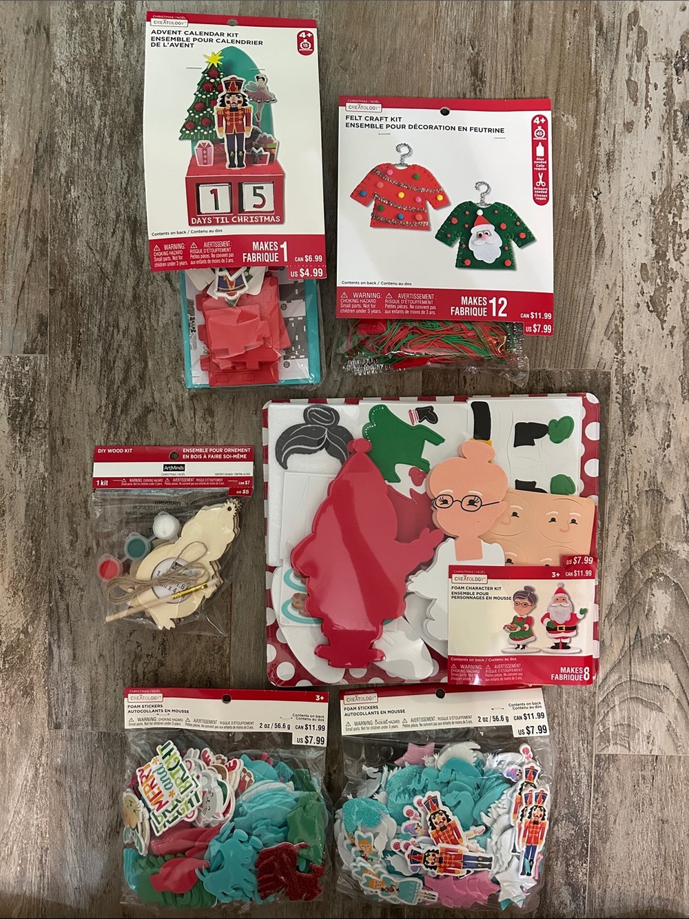 Crafty Kids Holiday Felt & Foam Craft Kit Set - Red & Green